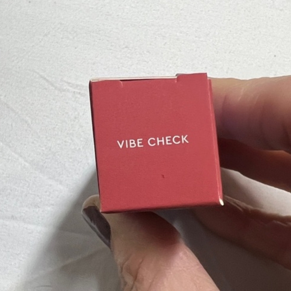 🌵FLORENCE BY MILLS Be A VIP Velvet Liquid Lipstick "VIBE CHECK" - Picture 3 of 3